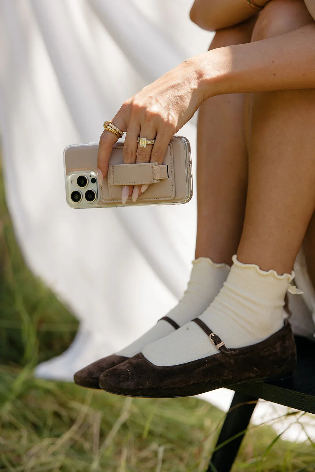 Almond Cream Magnetic Case