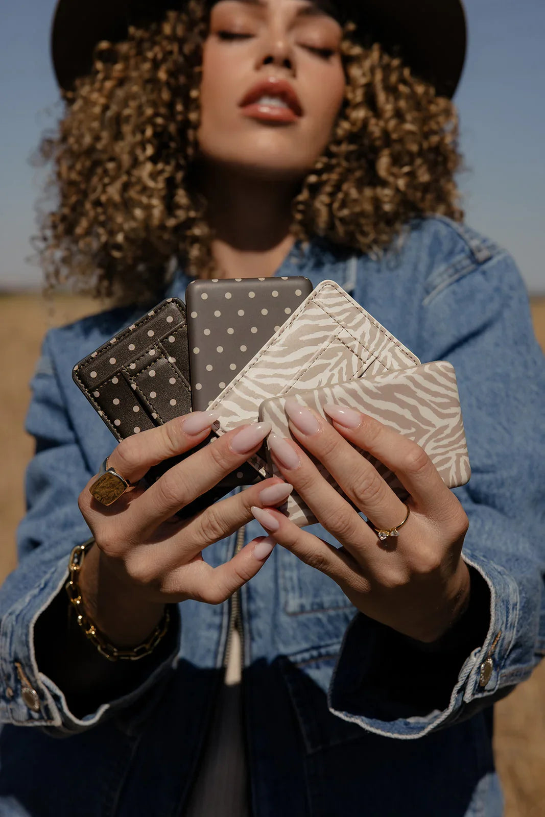 Cocoa Dot Magnetic Wallet