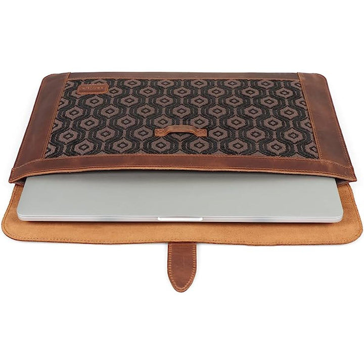 Cinnamon Leather MacBook Sleeve - DOKUTRONIX