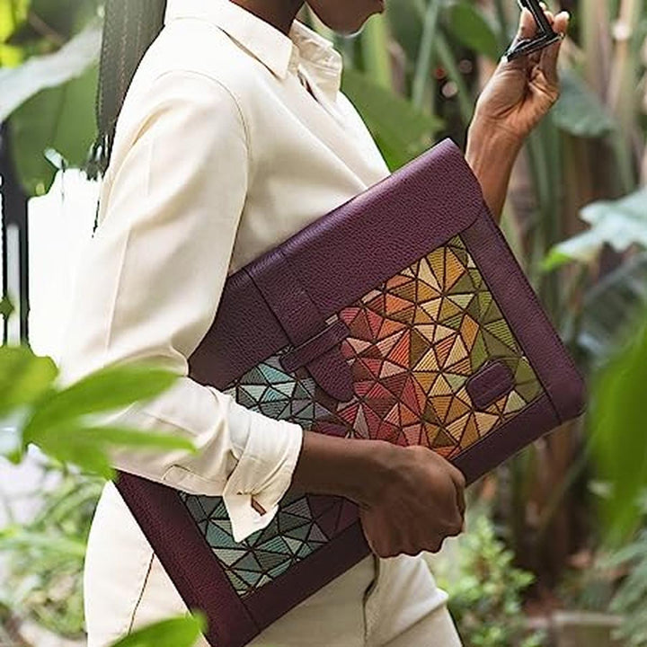 LuxeMac Premium Leather Sleeve for Elegance - DOKUTRONIX