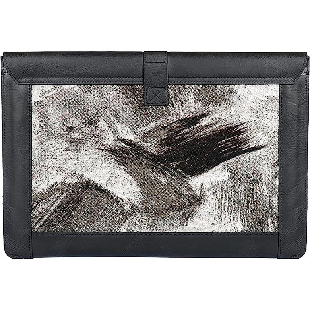 LuxeMac Premium Leather Sleeve for Elegance - DOKUTRONIX