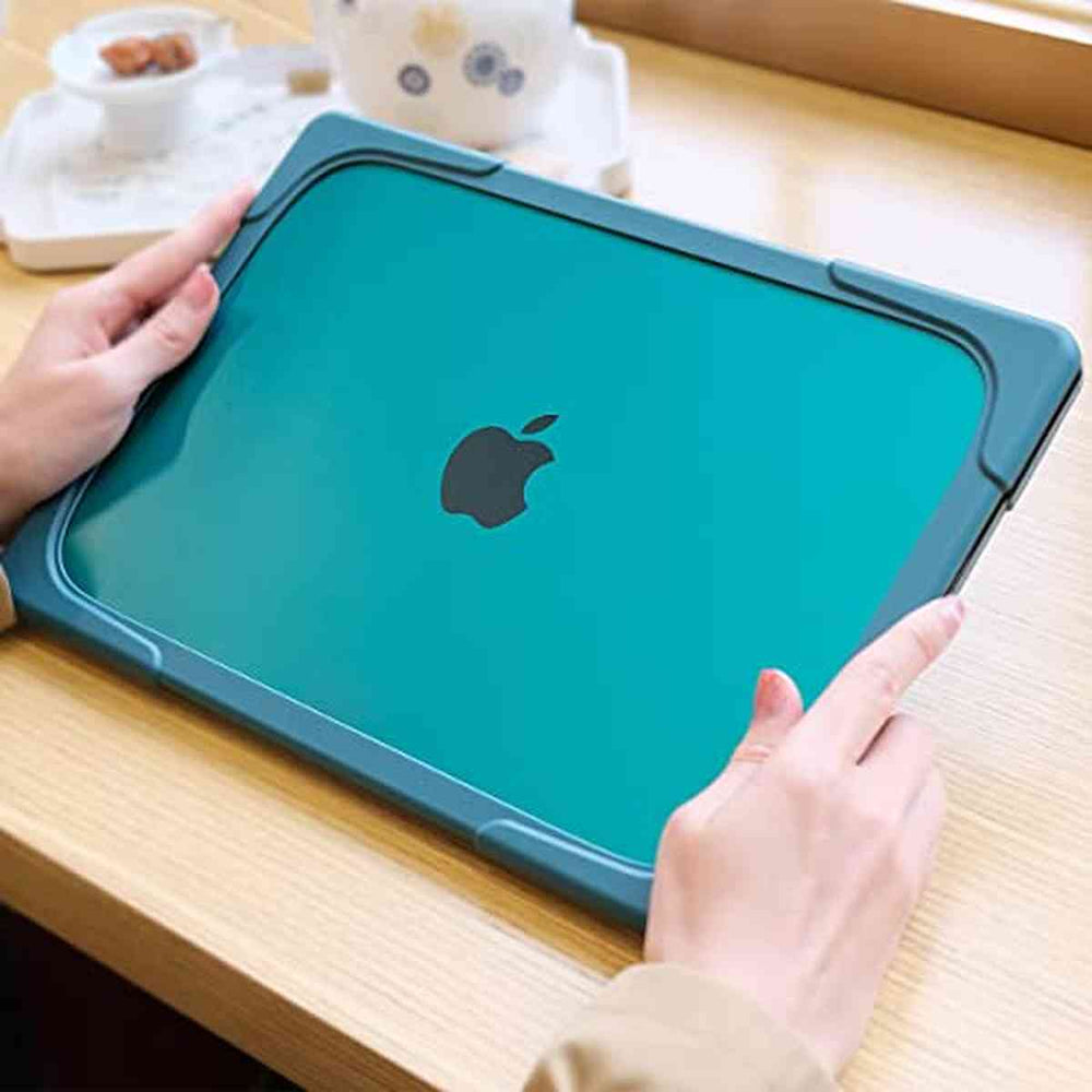 ProShell 13 MacBook Case by Batianda - DOKUTRONIX