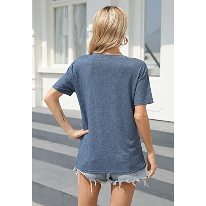 Be Kind Graphic Tee - Casual Summer Top for Teachers - DOKUTRONIX