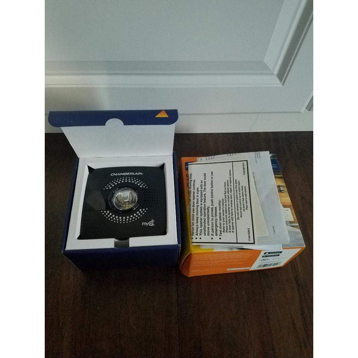 CHAMBERLAIN Smart Garage Control - Wireless Garage Hub and Sensor with Wifi & Bluetooth - Smartphone Controlled, myQ-G0401-ES, White - DOKUTRONIX