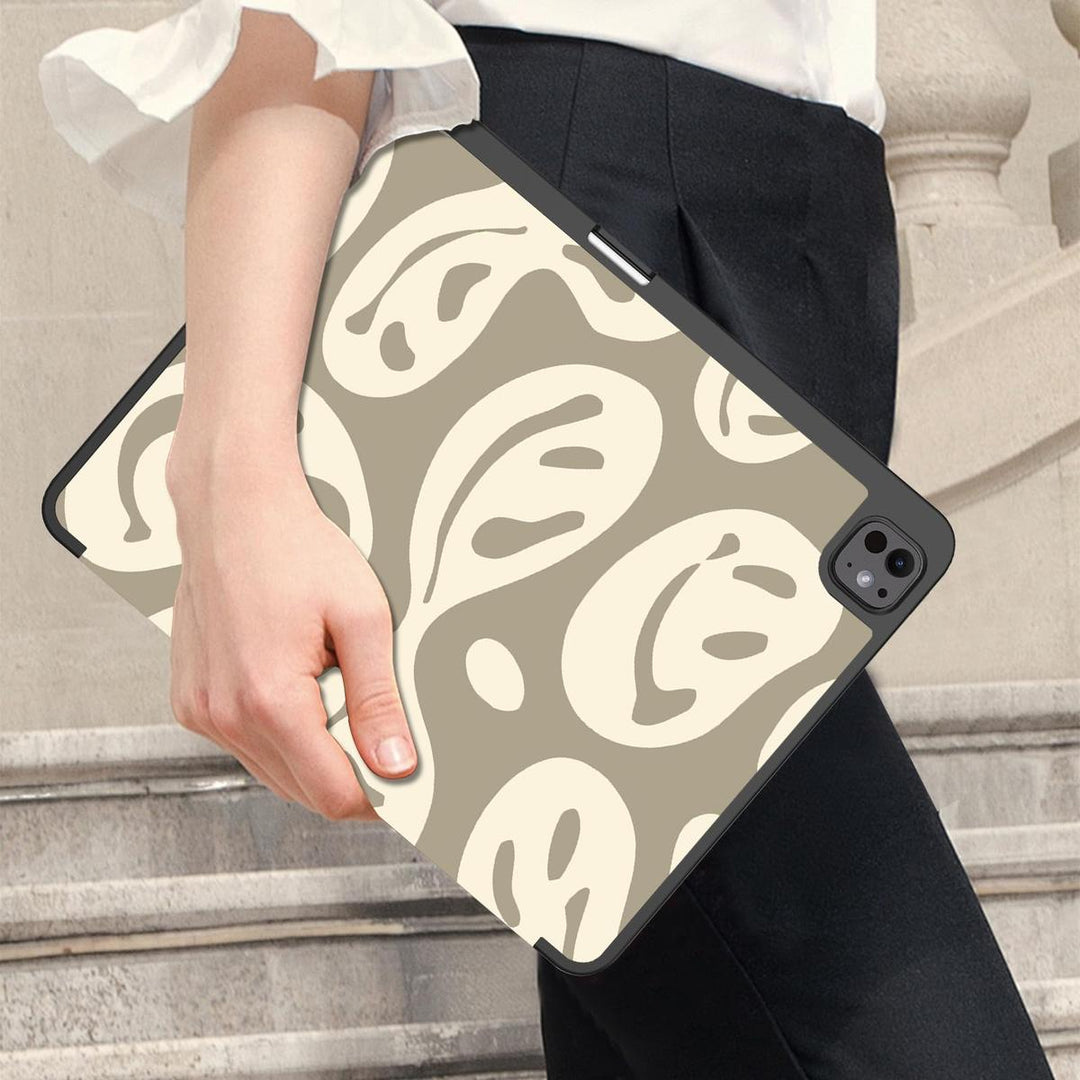 Chic Pro 13 Case: Sleep/Wake & Pencil Holder - DOKUTRONIX