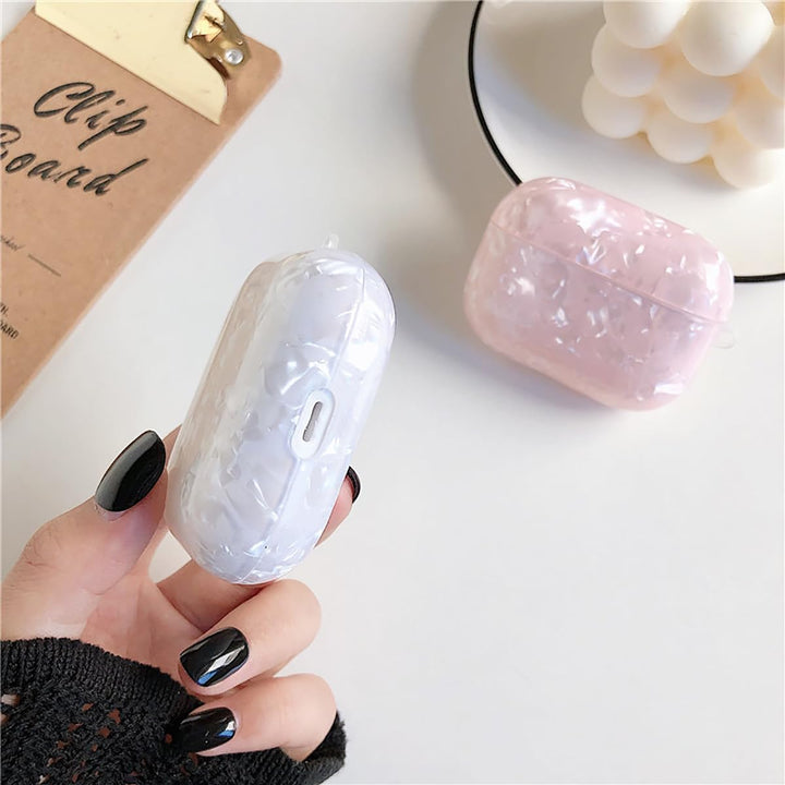 Pearl Chic AirPods Pro Case & Cleaner Pen Set - DOKUTRONIX