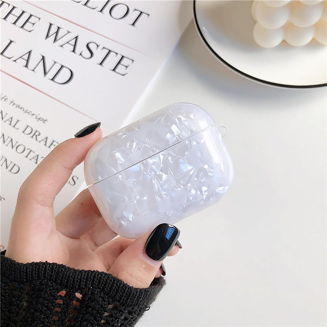 Pearl Chic AirPods Pro Case & Cleaner Pen Set - DOKUTRONIX