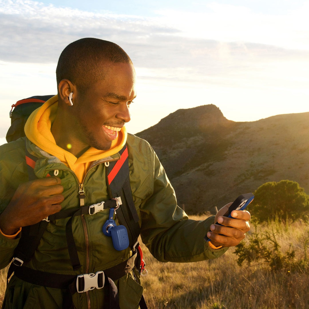 Dreem Luxe Vegan AirPods Case & Keychain - Coffee - DOKUTRONIX