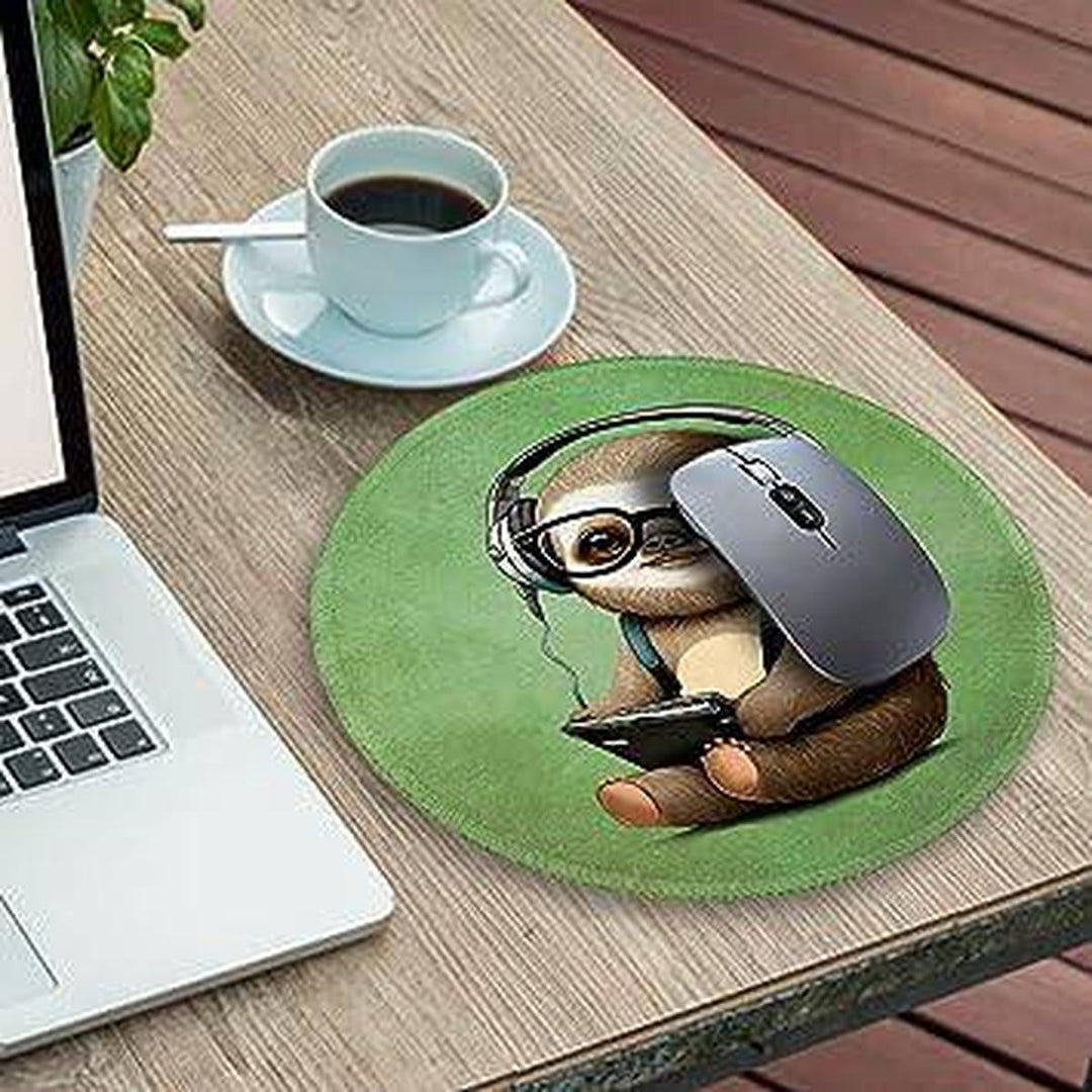 Slothly Spherical Mouse Pad: Fun & Green Design! - DOKUTRONIX