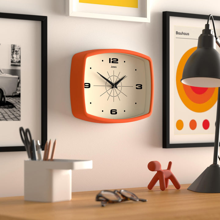 Retro Movie Wall Clock - DOKUTRONIX