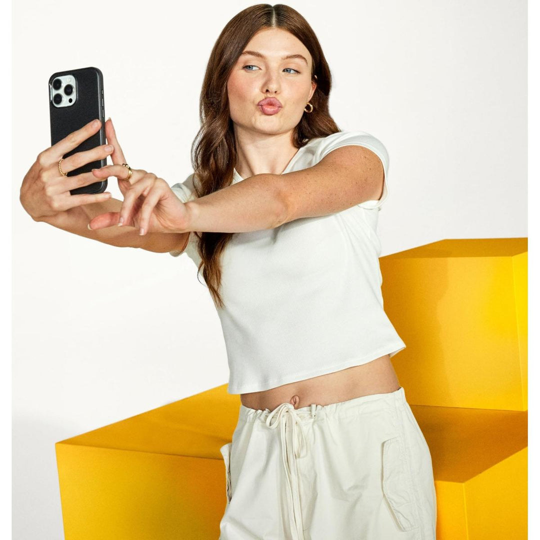 OtterBox Haute Pink MagSafe Case for iPhone 15 Pro Max - DOKUTRONIX