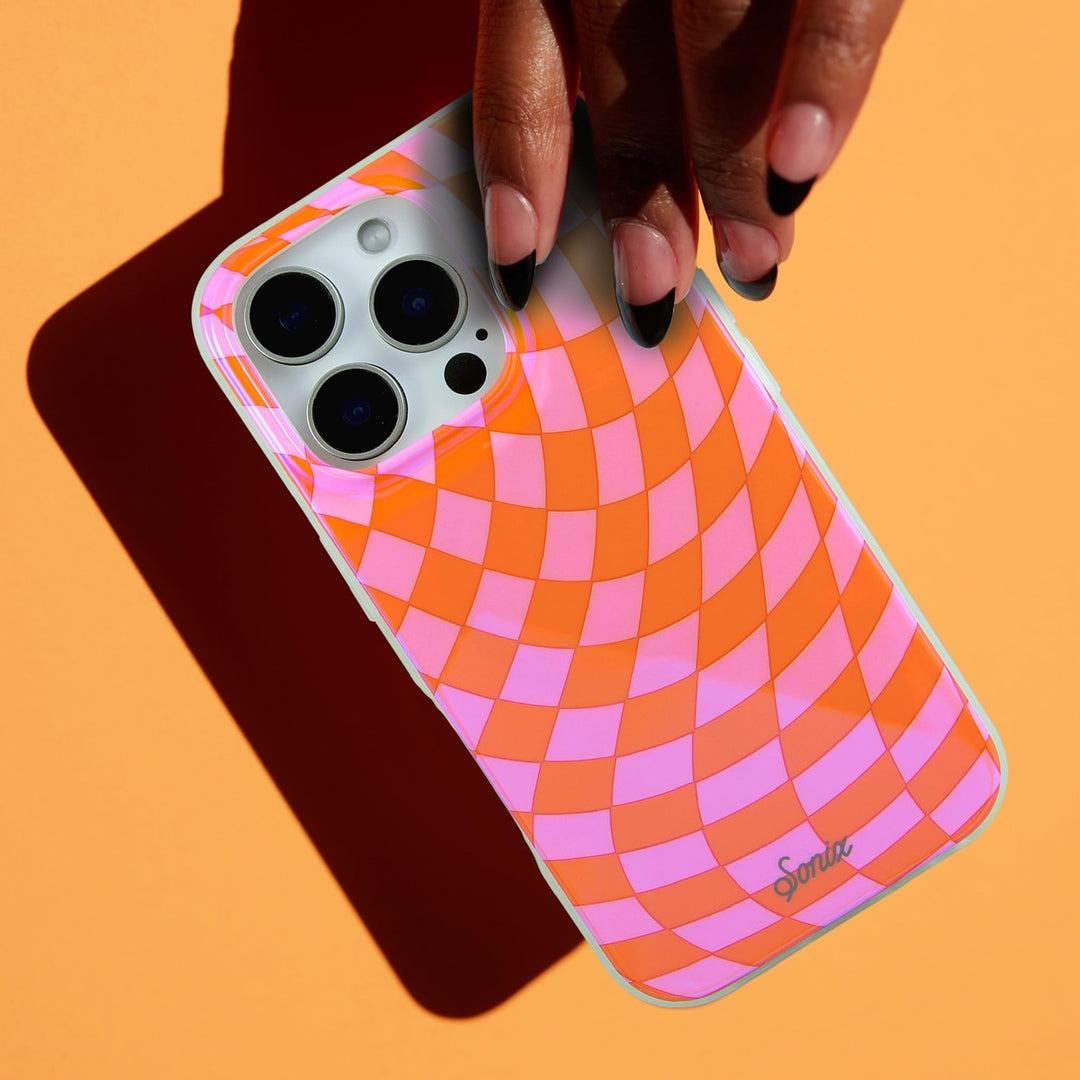 Sonix Checkmate Pink Case for iPhone 16 Pro - DOKUTRONIX