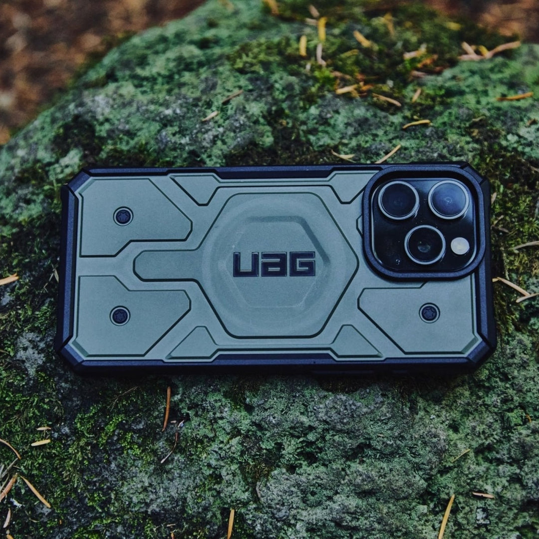 UAG Pathfinder Clear Case for iPhone 16 Plus - DOKUTRONIX