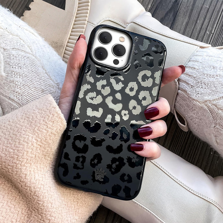Velvet Caviar Checkered iPhone 16 Plus Case - DOKUTRONIX